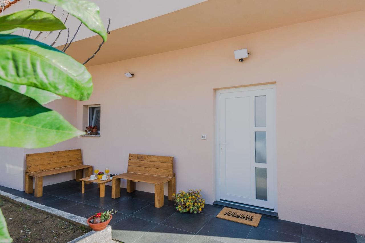 Lovely Apartment M&K In Peaceful Area - 자다르 외부 사진
