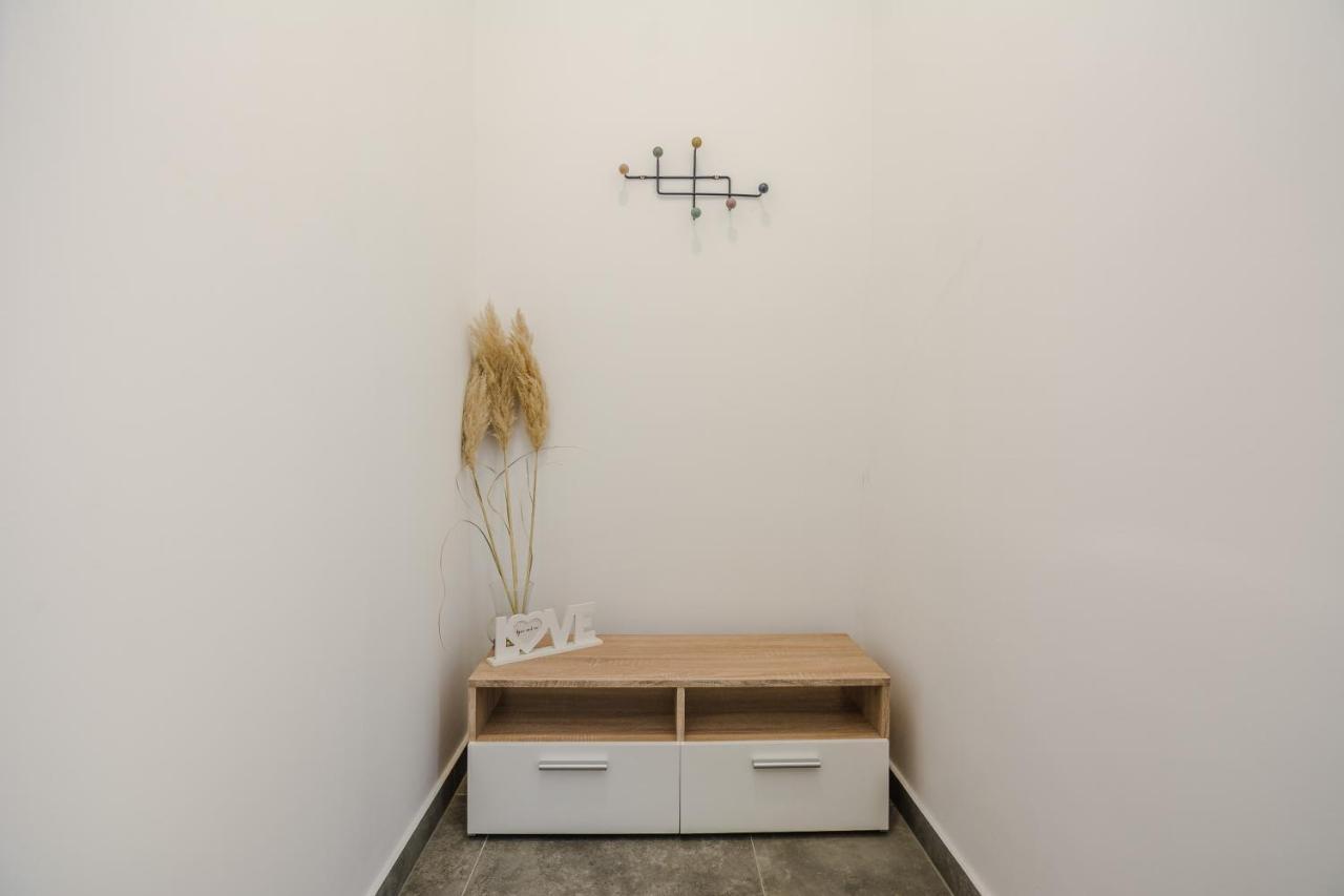 Lovely Apartment M&K In Peaceful Area - 자다르 외부 사진