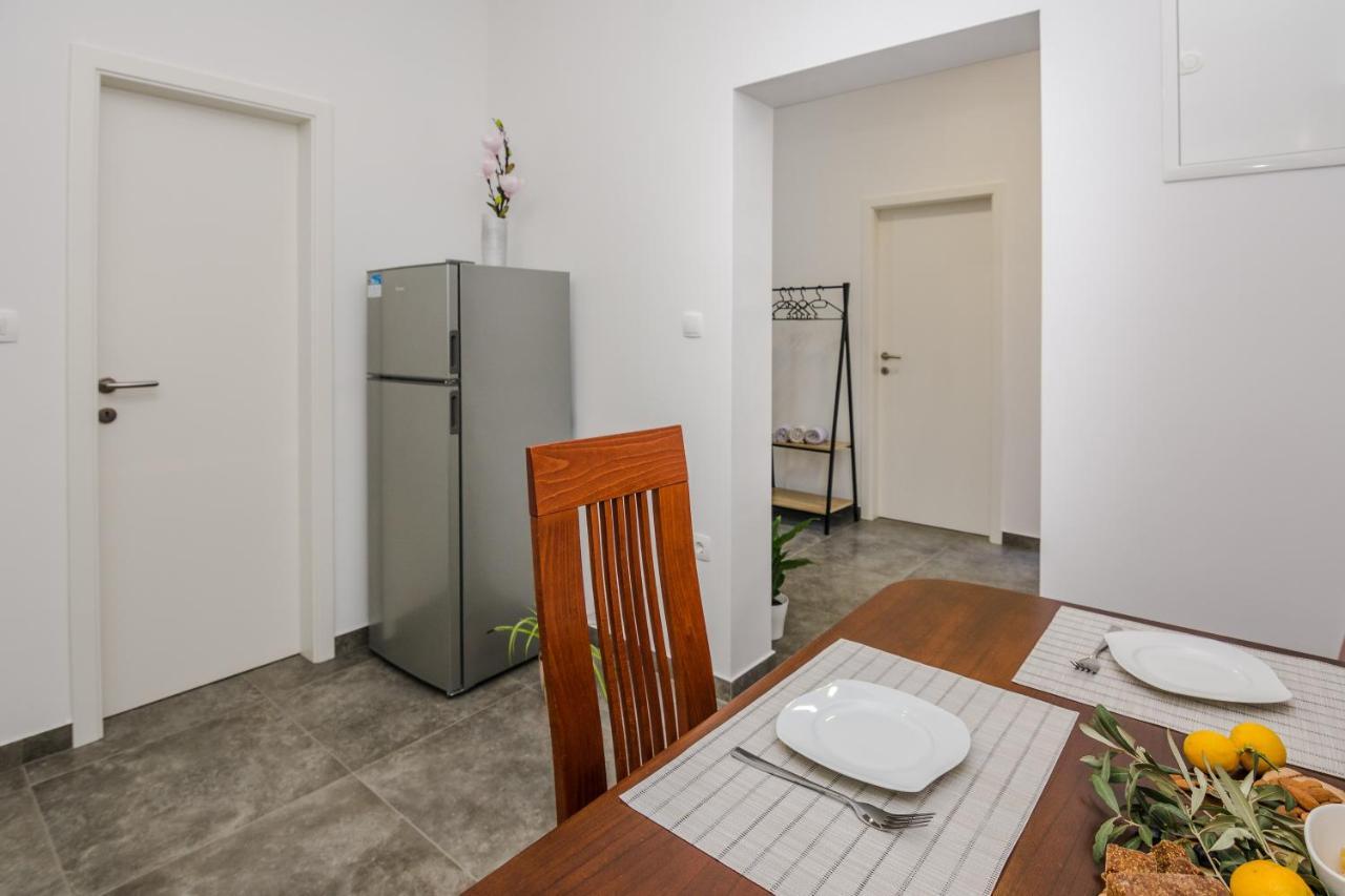 Lovely Apartment M&K In Peaceful Area - 자다르 외부 사진