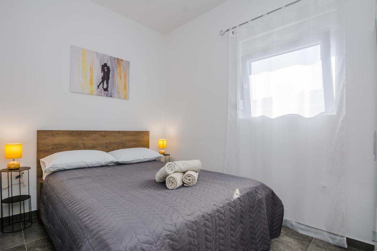 Lovely Apartment M&K In Peaceful Area - 자다르 외부 사진