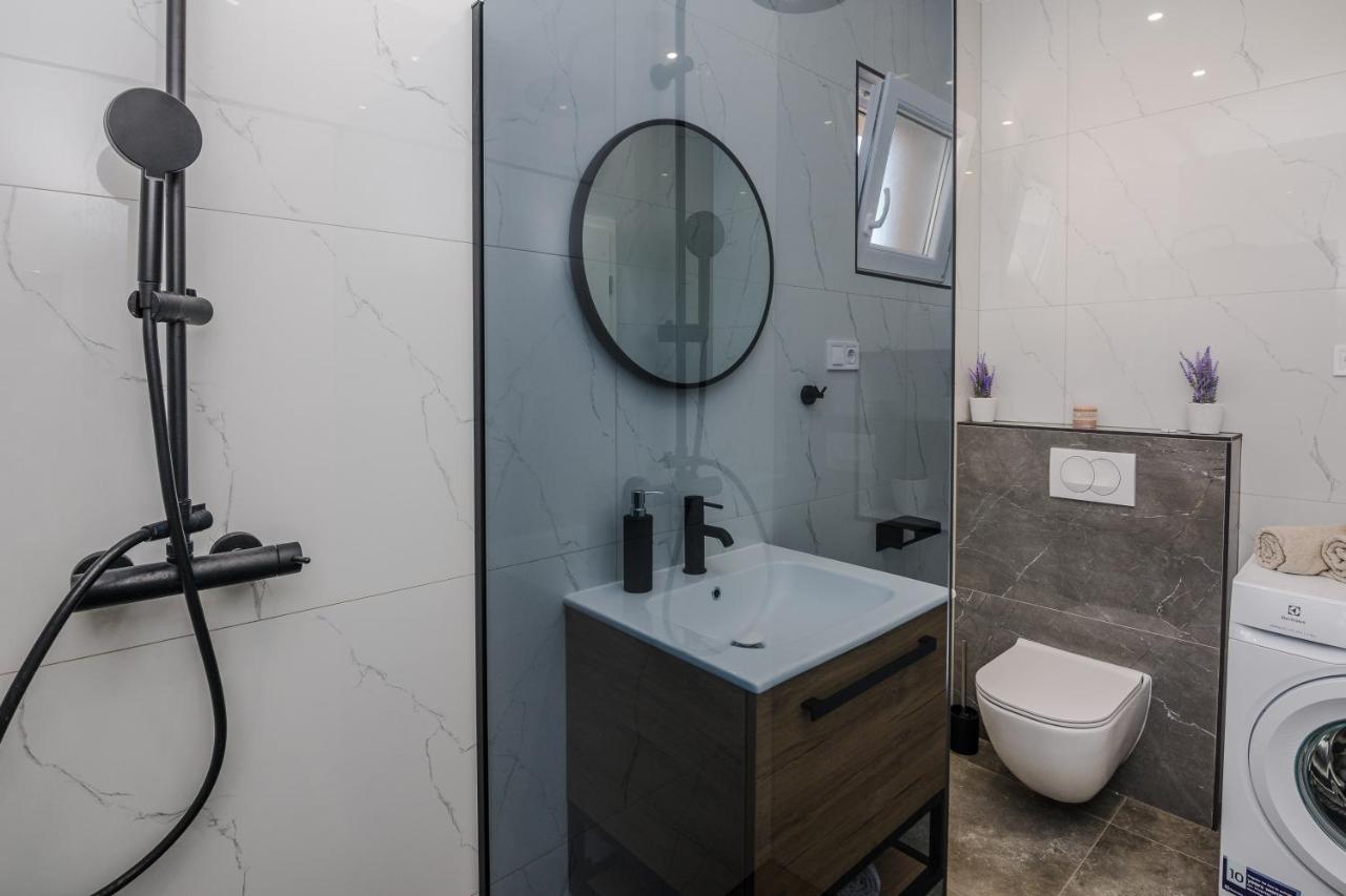 Lovely Apartment M&K In Peaceful Area - 자다르 외부 사진