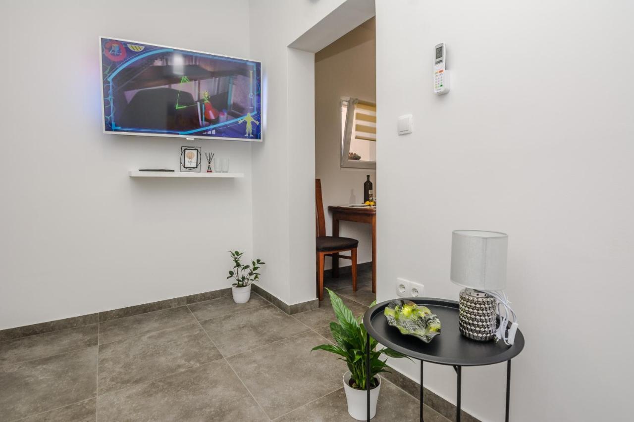 Lovely Apartment M&K In Peaceful Area - 자다르 외부 사진