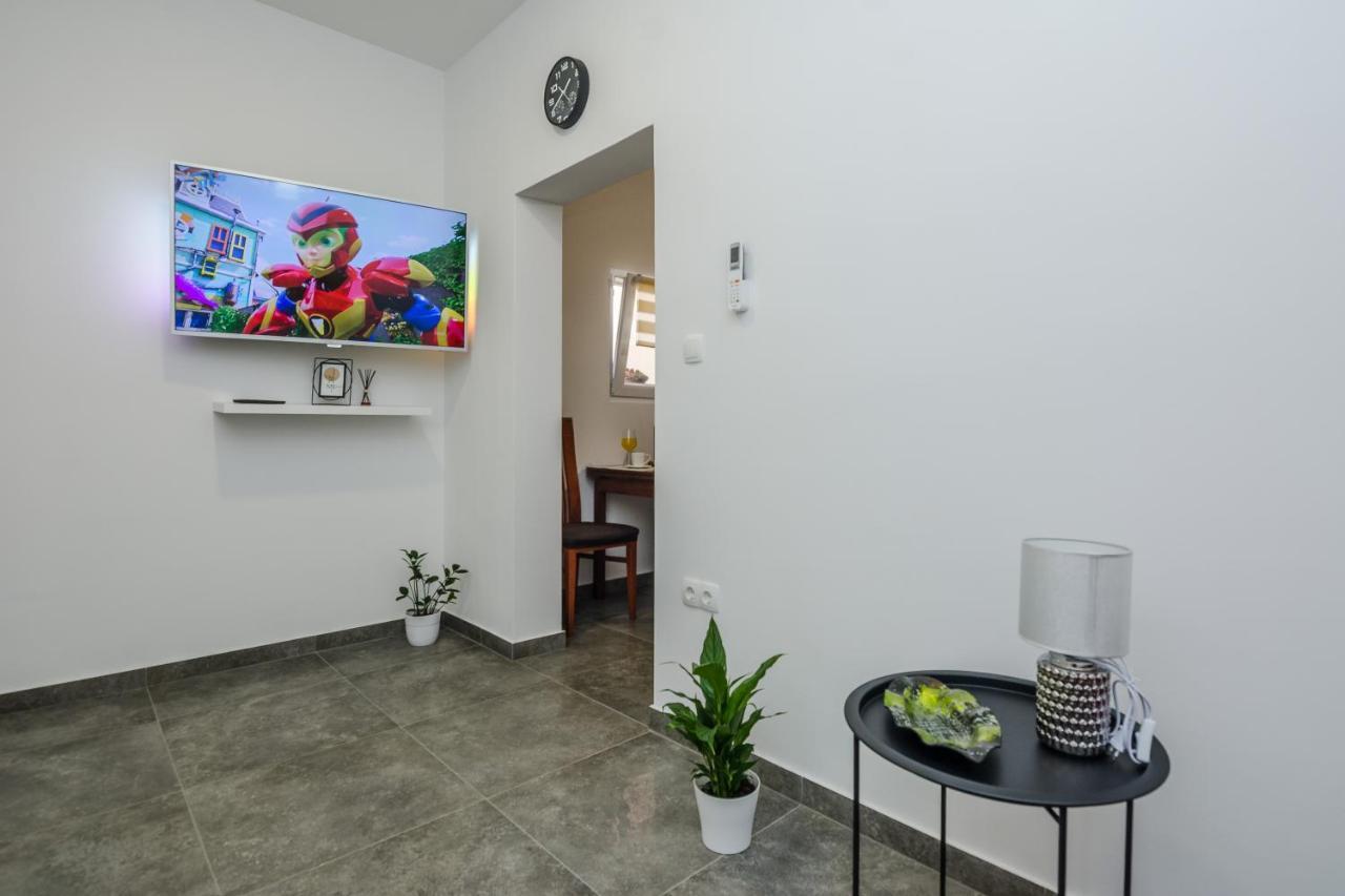 Lovely Apartment M&K In Peaceful Area - 자다르 외부 사진