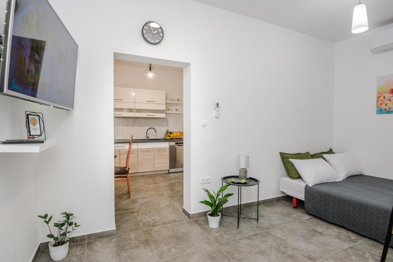 Lovely Apartment M&K In Peaceful Area - 자다르 외부 사진